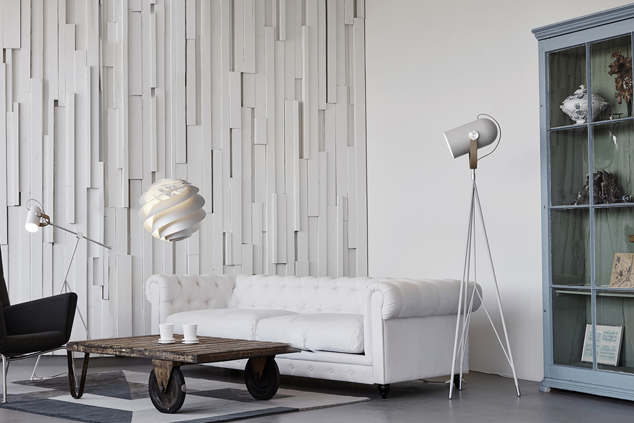 LeKlint360_Carronade_floorlamp_sand_lifestyle2